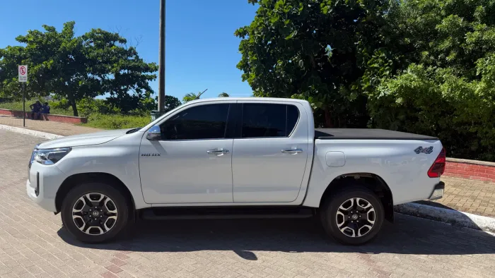 Toyota Hilux CD SRX 4X4 2.8 TDI 16V Diesel Aut. 2025