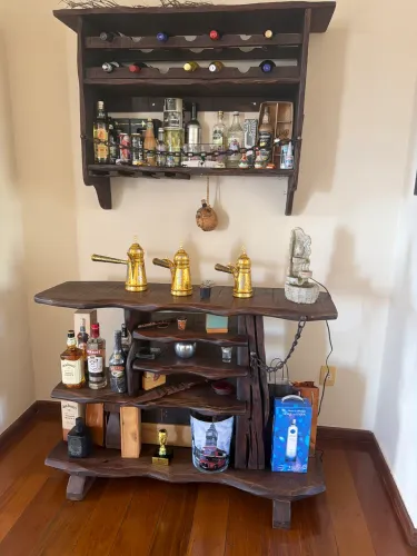 Bar Rústico em Madeira Maçiça