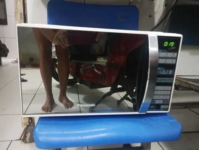 Microondas de 20 l pega tudo e esquenta bem
