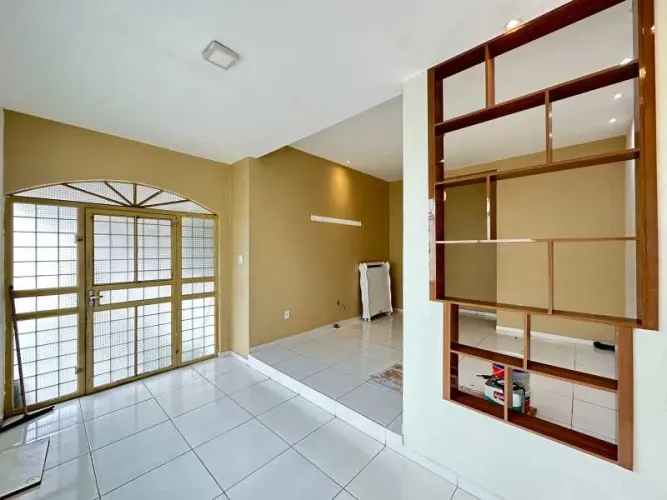 Vende 2 casas no mesmo Terreno com entradas independetes Na cidade Nova de esquina no Nucl