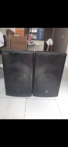 caixa de som jbl e mark pro