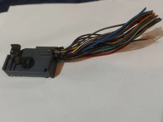 Plug Conector Chicote 32 pinos Computador de Bordo Vectra Astra Chevrolet