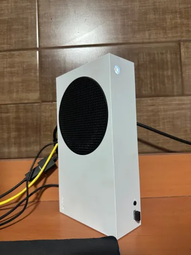Xbox Series S - 512gb - 2 Controles