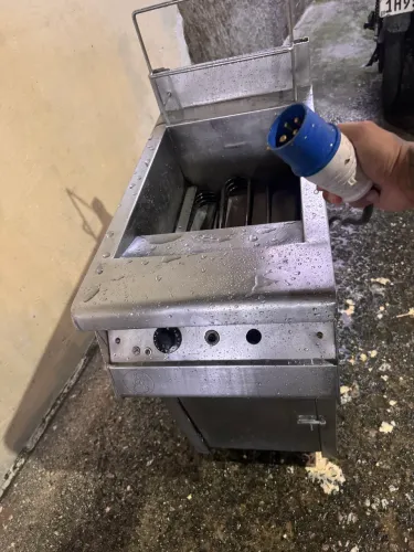 Vendo ou troco fritadeira industrial em inox 100% gourmet