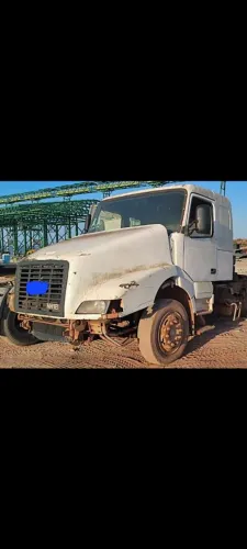 Caminhão Volvo NH12 380