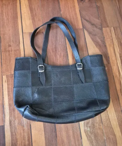 Bolsa de Ombro em Couro Legítimo Preta