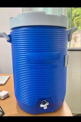 Cooler rubbermaid 20 litros importado USA usado em ótimo estado