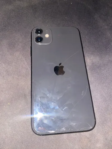   Vendo iPhone 11, aparelho tela quebrada 