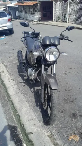 Vendo moto yamaha/Factor Ybr 125 ano 2009 com documento em atraso,pneus novos toda revisad