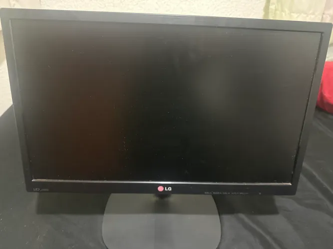 Monitor LG 22M35A