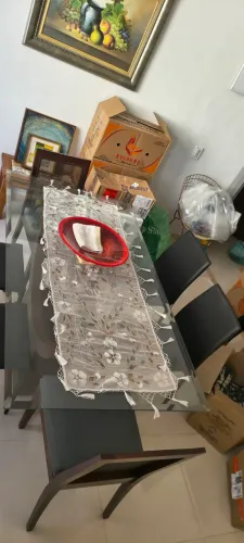 Mesa de mogno com tampo de vidro temperado 12mm