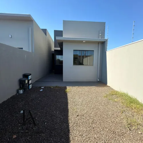 Casa á venda com 2 quartos sendo 1 suíte, aceita MCMV no Figueiras do Parque em Campo Gran