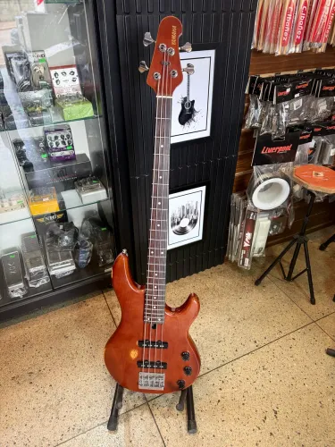 Yamaha BB404 + Captadores Fender Marcus Miller MIJ + Gotoh