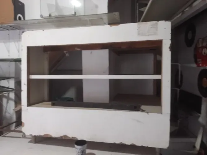 Balcão a venda barato precisa arrumar alguns detalhes são 2 450 reais os 2 chama no ZAP  