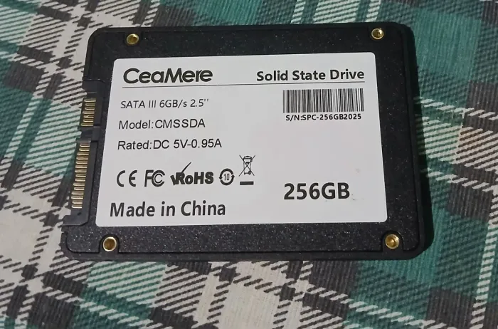 SSD SATA CeaMere 256GB<br>Saúde 100%<br>Saúde 100%
