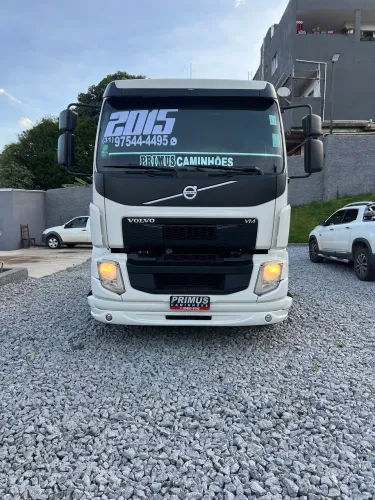 Caminhão Truck vm 220 2015