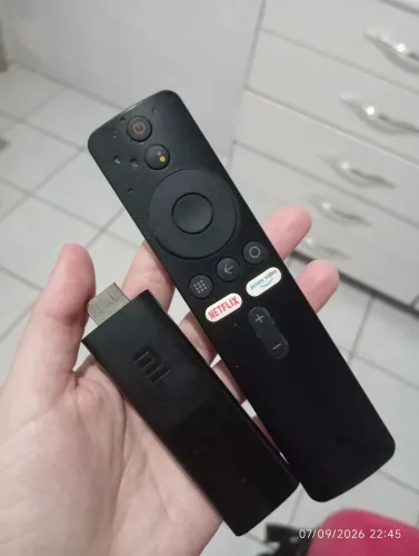 Vende-se Xiaomi mi stick tv (com defeito/reiniciando)
