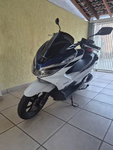 Honda PCX 2022 baixa quilometragem