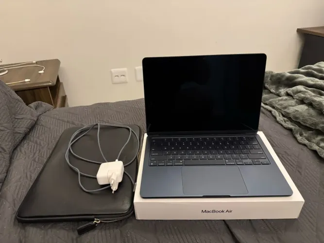 MacBook Air M2 - 8gb - 256 armazenamento