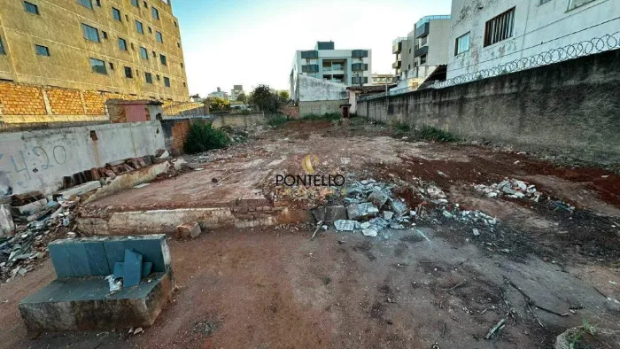 Lote à venda no Centro