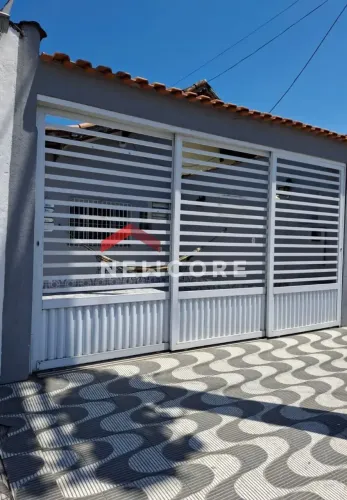 Casa em Rua Santo Antônio - Caiçara - Praia Grande/SP