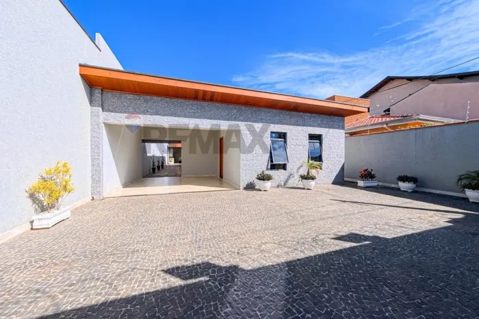 Linda Casa à Venda no Jardim Juana 2quartos com suite Apenas 1 Minuto do Centro!