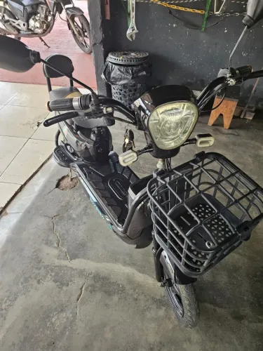 Bicicleta eléctrica aro 14 
