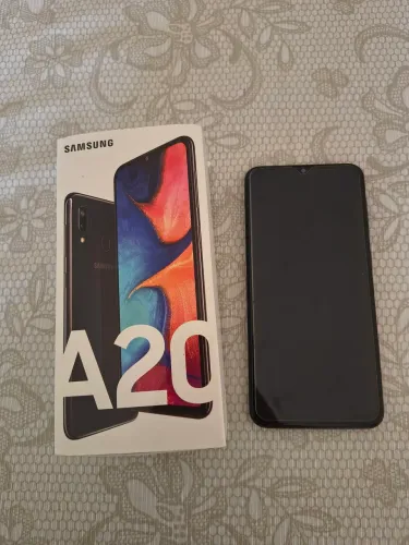 Celular Samsung A20 em estado de novo