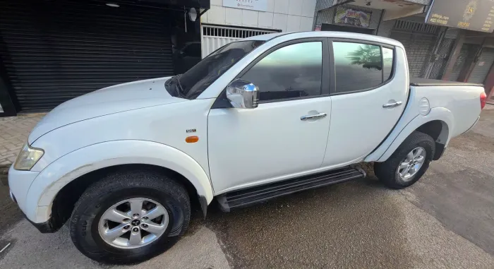 Mitsubishi L200 Triton HPE 3.2 CD TB Int.diesel AUT 2013