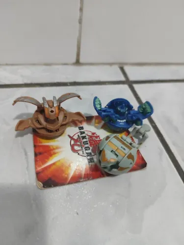 Bakugan trio qualquer um por 60