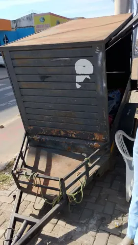 Carretinha fechada 
