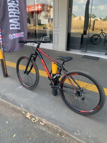 Vendo bicicleta Aro 29, 560 reais, preço a negociar 