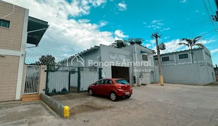 Galpão Comercial com Entreposto Frigorífico - Estrutura Completa para Logística e Armazena