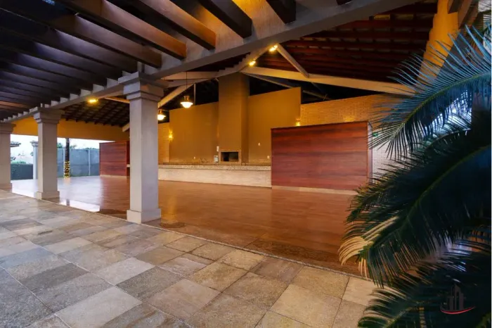 Casa de Alto Padrão para Locação em Uberaba 4 Suítes, Automação , piscina aquecida, Lazer 