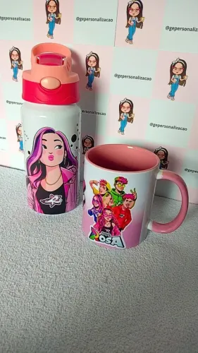 Kit Caneca e Garrafa Emily Vick Personalizada