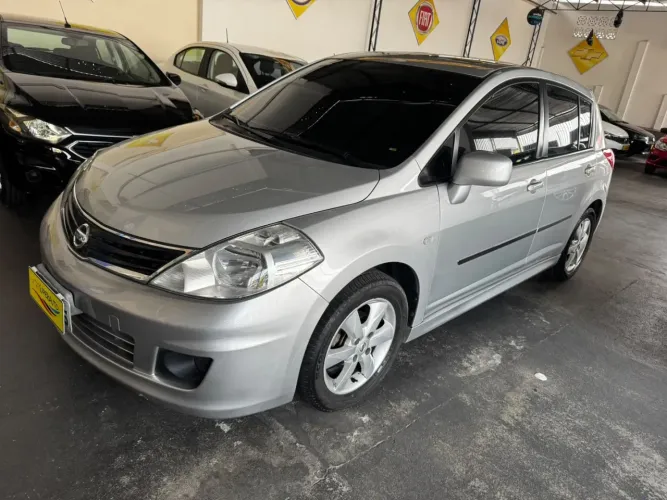 Nissan Tiida SL 1.8/1.8 Flex 16V Aut. 2012