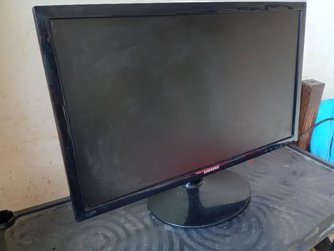 Monitor Samsung 24, Full HD - Modelo S24D332H
