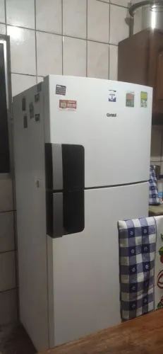 Vende-se geladeira para retirada de peças