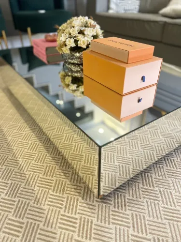 Mesa de centro espelhada um luxo! 