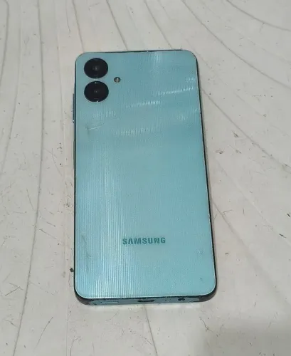 SAMSUNG GALAXY A06 QUEBRADO PARA PEÇAS