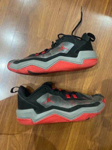 Tenis jordan one take 4 basquete tamanho 41