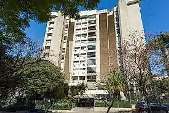 COBERTURA COM 3 DORMITÓRIOS NO CENTRO DE FLORIANÓPOLIS