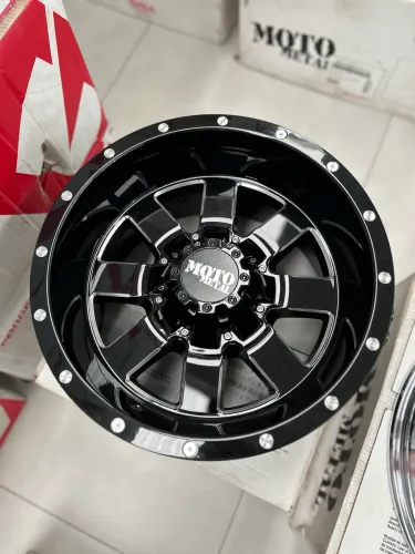 Jogo De Roda Moto Metal MO9627 Preto Brilhante 8x165 - 17x10 Offset -24 