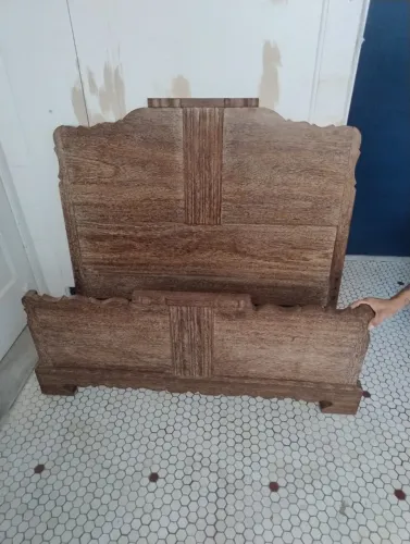 Cama antiga com estrado (Cabeceira e Peseira)- Madeira nobre de SUCUPIRA