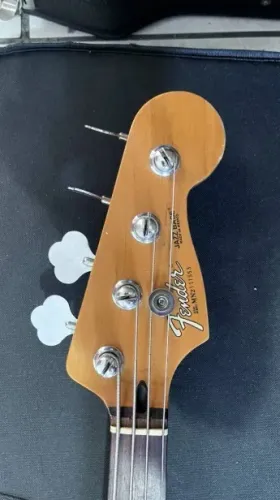 Contra baixo Fender 4 cordas