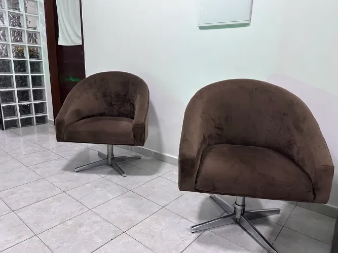 Kit com duas poltronas em veludo - marrom