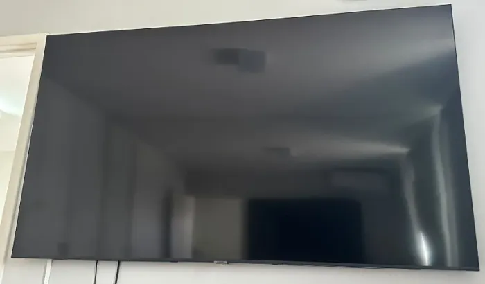Smart TV 70? Crystal 4K Samsung 70AU7700 Wi-Fi Bluetooth HDR Alexa Built in 3 HDMI 1 USB