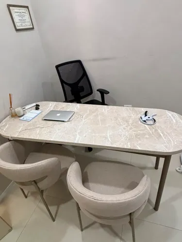 Mesa para consultório
