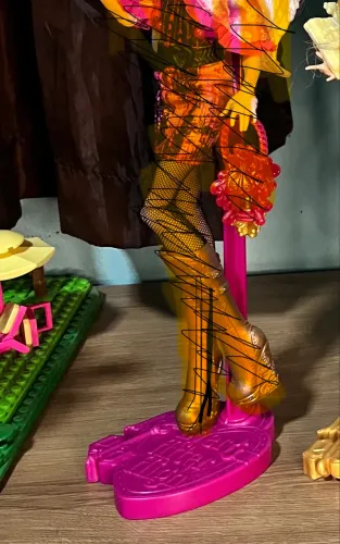 Ever after high Briar Beauty. - Suporte Rosa