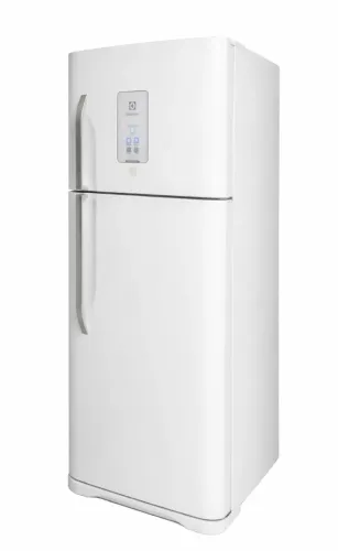 Geladeira com defeito no motor e tubulação. 